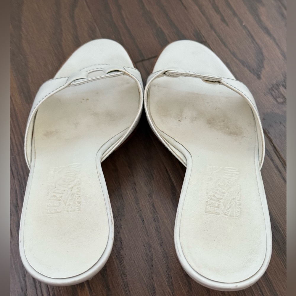 Salvatore Ferragamo white mules slides size 8.5 B - Picture 9 of 14